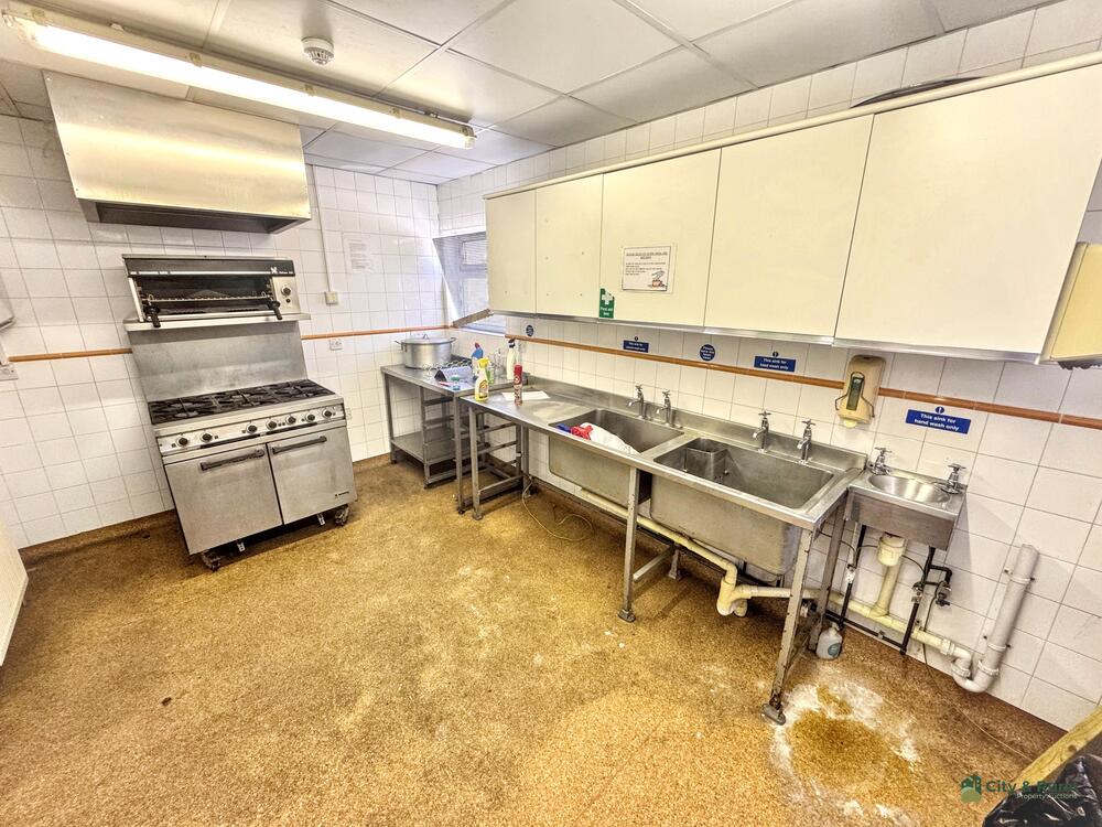 119-121 Fishponds Road property image 8