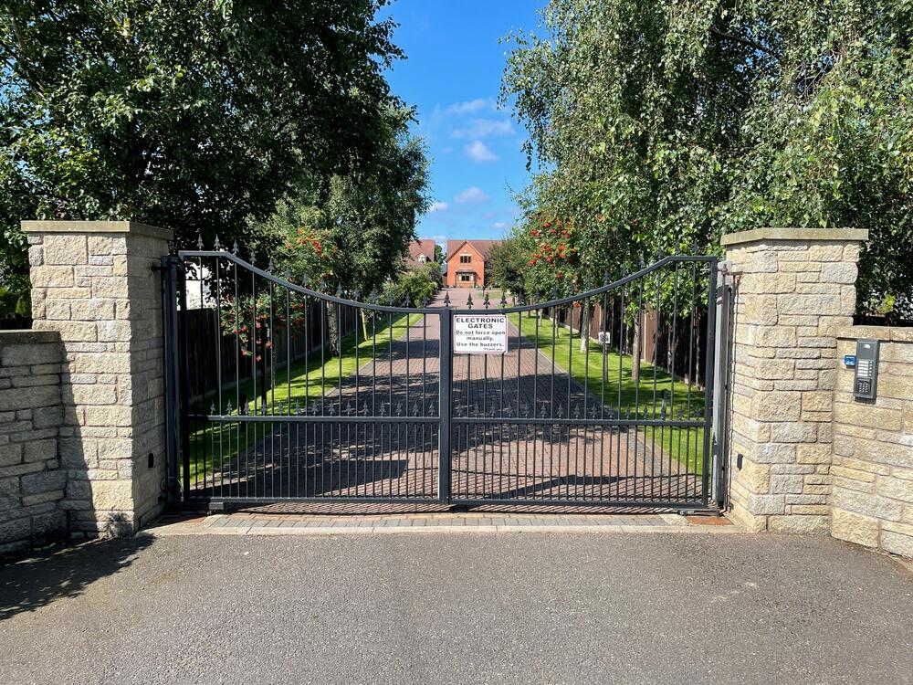 3 Longdrive, Stretton Road, Chesterfield Property Image 8