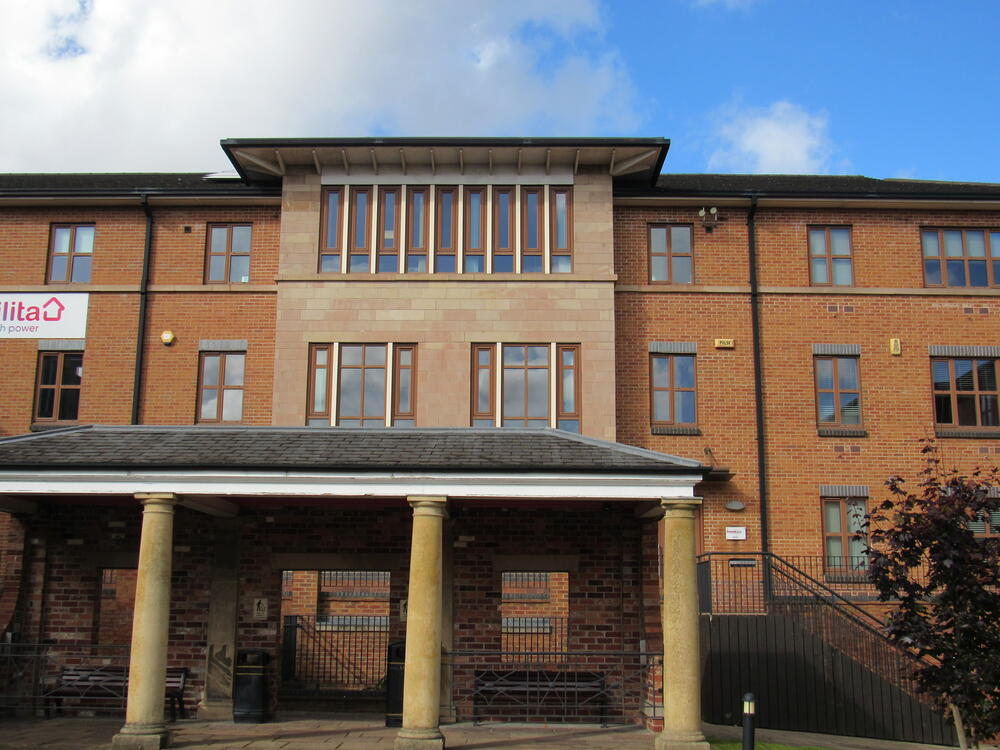 7, Royal Court, Chesterfield Property Image 1