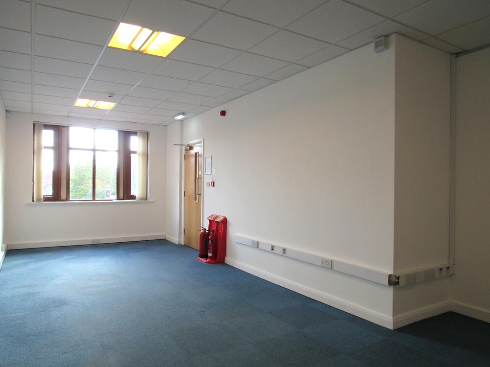 7, Royal Court, Chesterfield Property Image 3