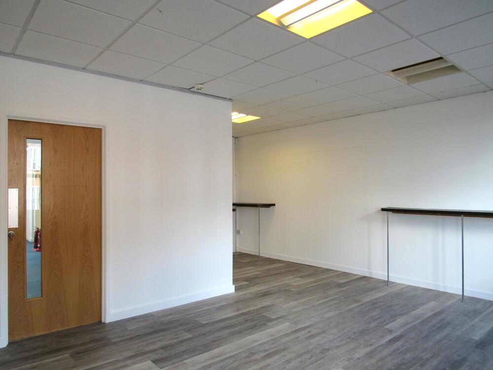 7, Royal Court, Chesterfield Property Image 5