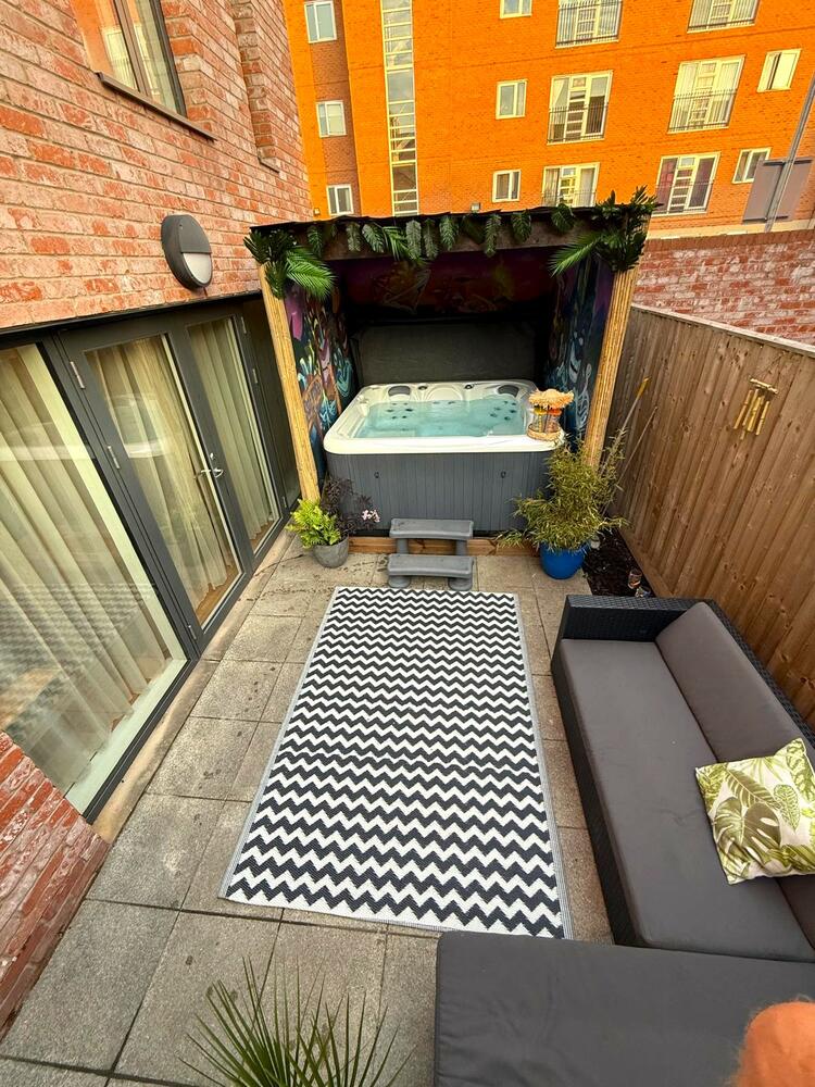 9 Sterling Avenue, Salford Property Image 3