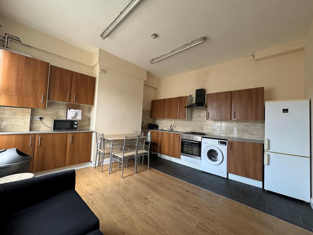 162 & 162A London Road, Sheffield Property Image 2