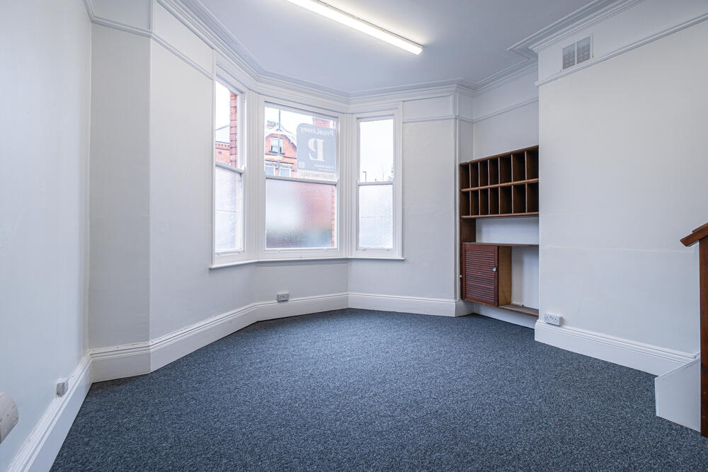 100 Saltergate, Chesterfield, Derbyshire S40 1LG