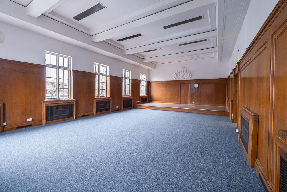 100 Saltergate, Chesterfield, Derbyshire S40 1LG