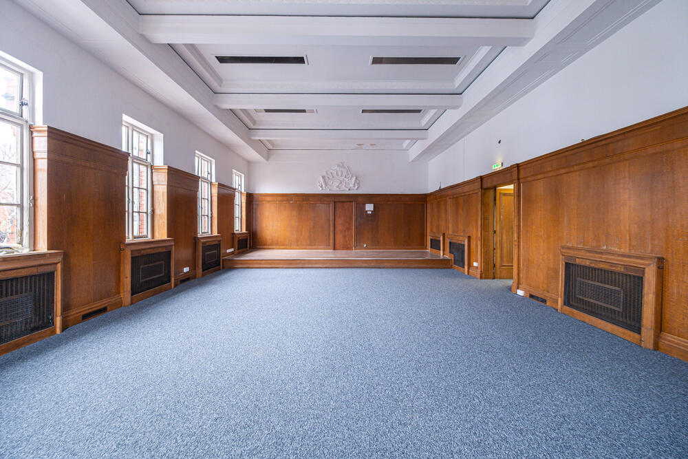 100 Saltergate, Chesterfield, Derbyshire S40 1LG