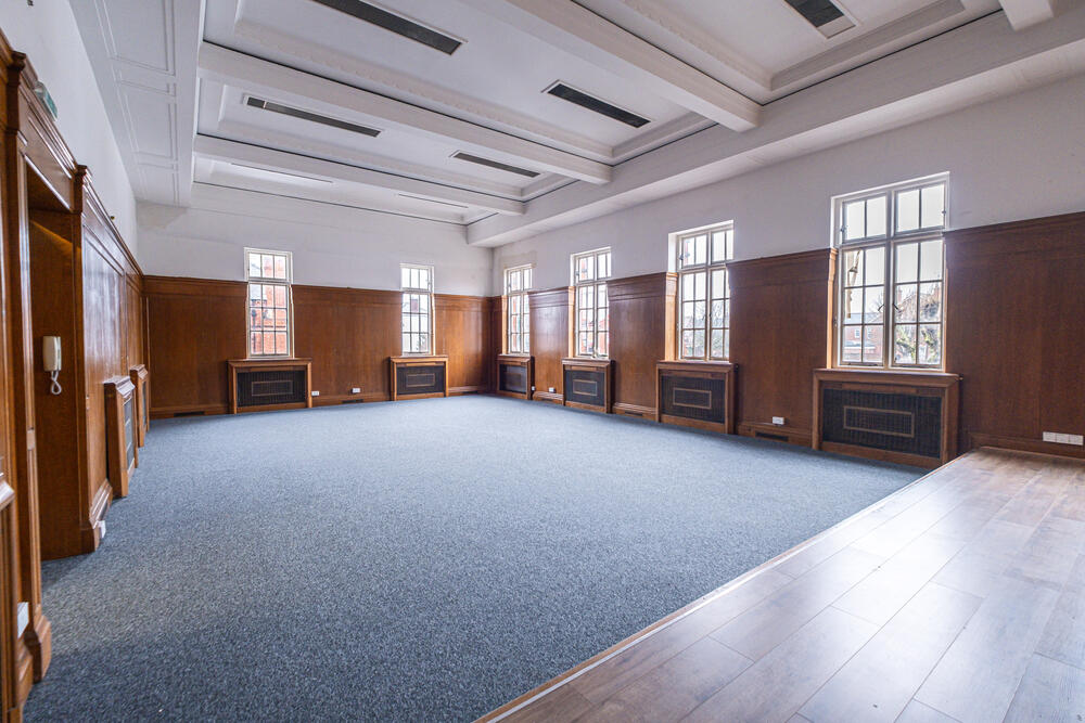 100 Saltergate, Chesterfield, Derbyshire S40 1LG