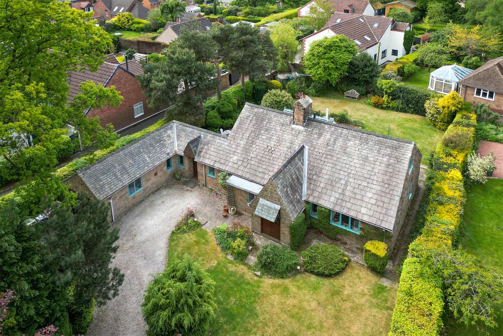 10 Hockley Lane, Wingerworth, Chesterfield Property Image 1