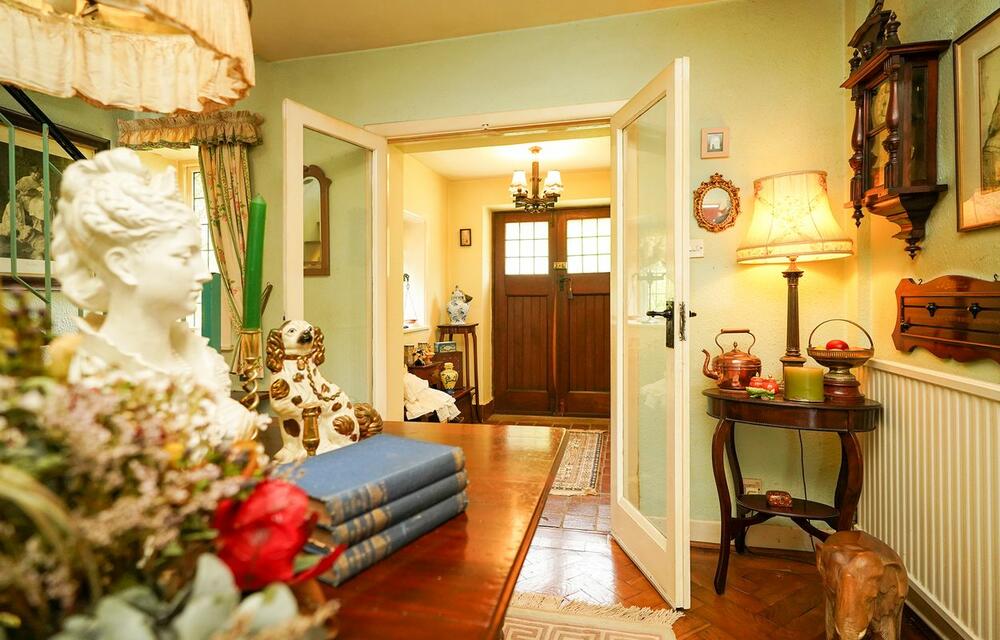 10 Hockley Lane, Wingerworth, Chesterfield Property Image 3
