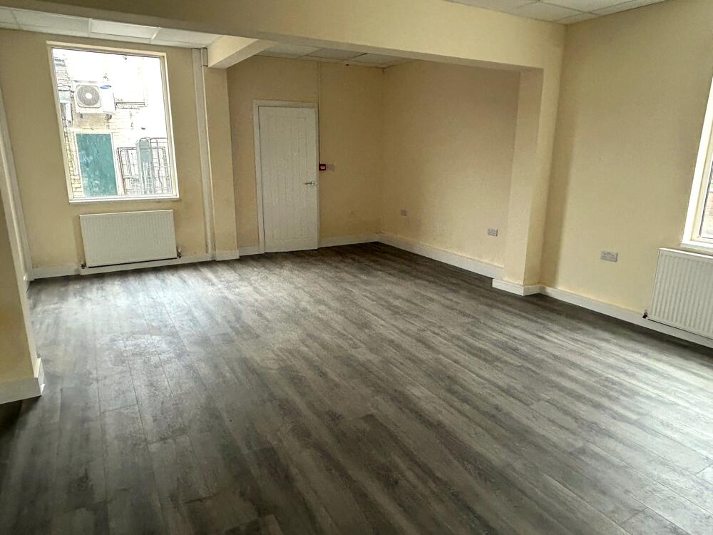 363 Sheffield Road, Chesterfield Property Image 3