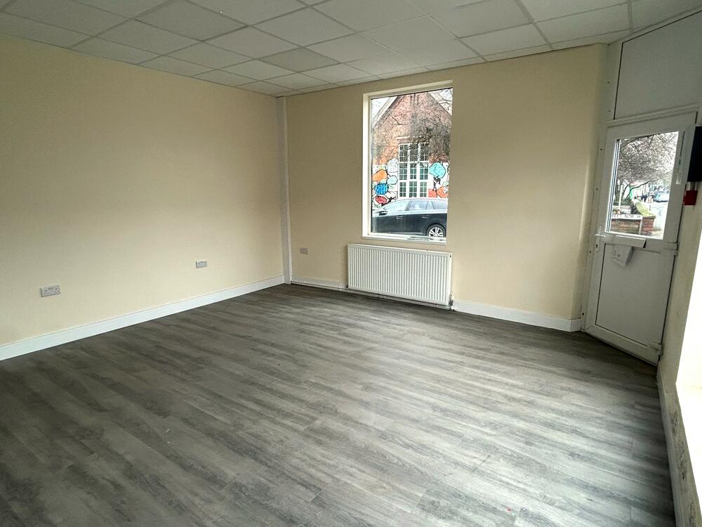 363 Sheffield Road, Chesterfield Property Image 2