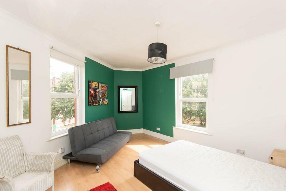 42 Club Garden Road, Sheffield, Derbyshire S11 8BU