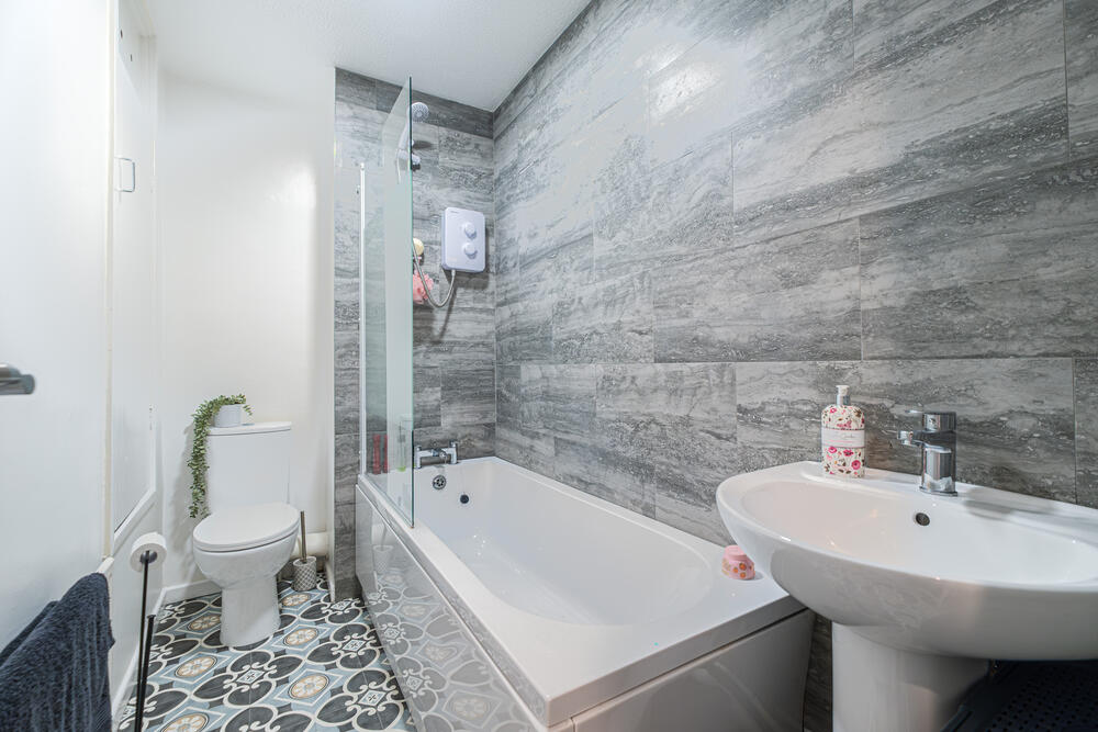 18 Heathfield Close, Wingerworth, Chesterfield Property Image 12