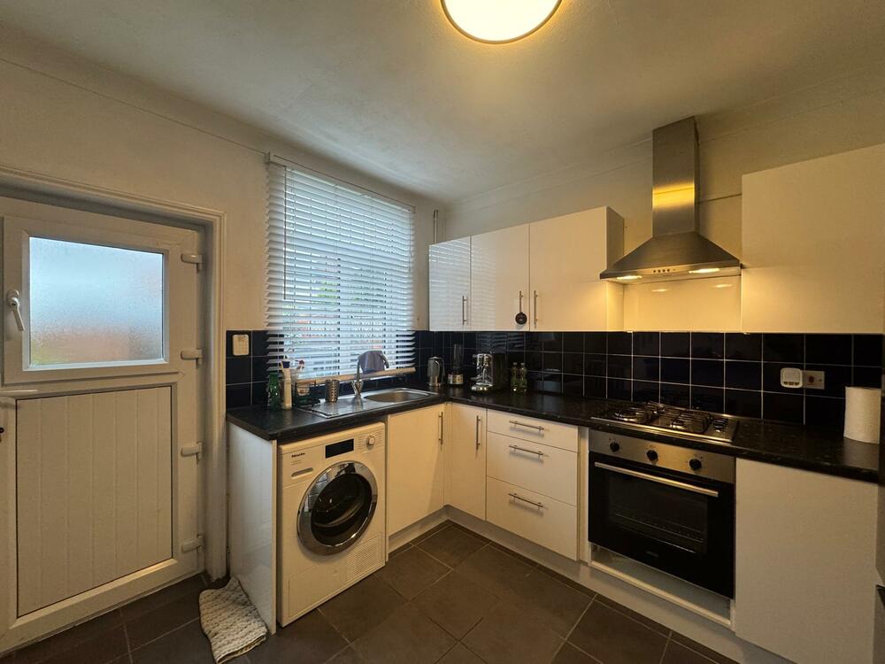 37 Alma Street West, Chesterfield, Derbyshire S40 2AX