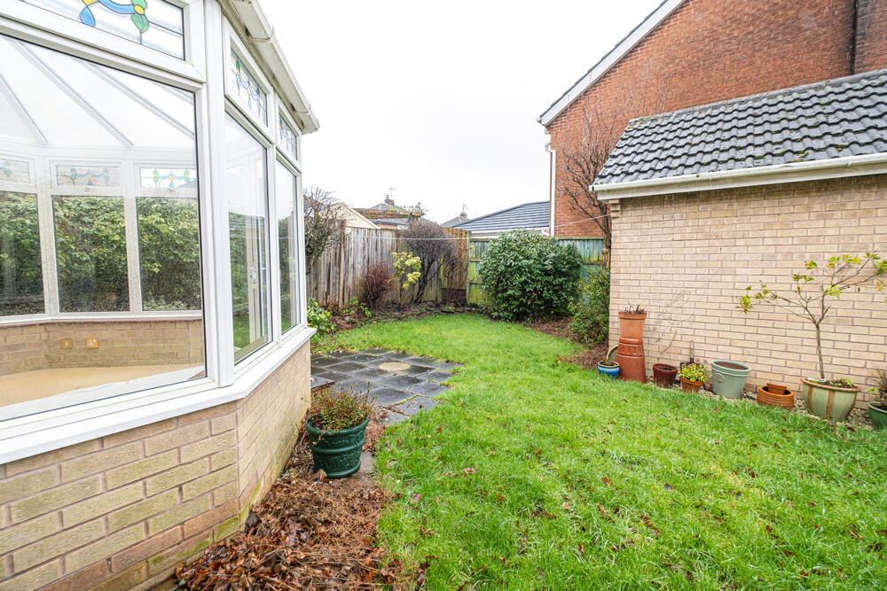 1 Pear Tree Avenue, Wingerworth, Chesterfield S42 6QB