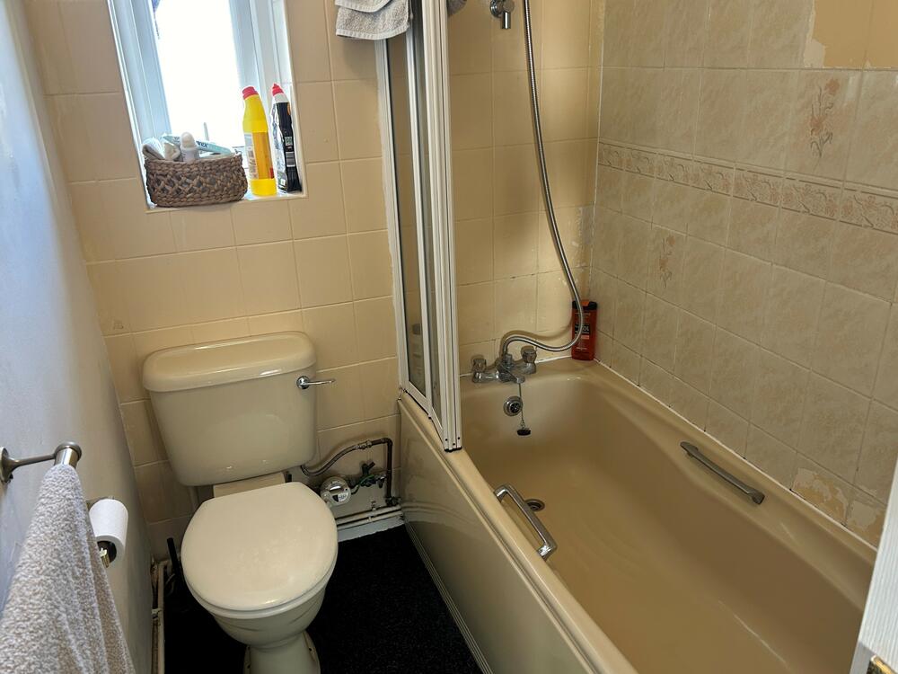 2 Coppice Court, Coppice Close, Chesterfield Property Image 5