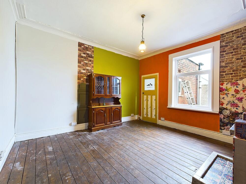 10 High Street, Clay Cross, Chesterfield, Derbyshire S45 9DY