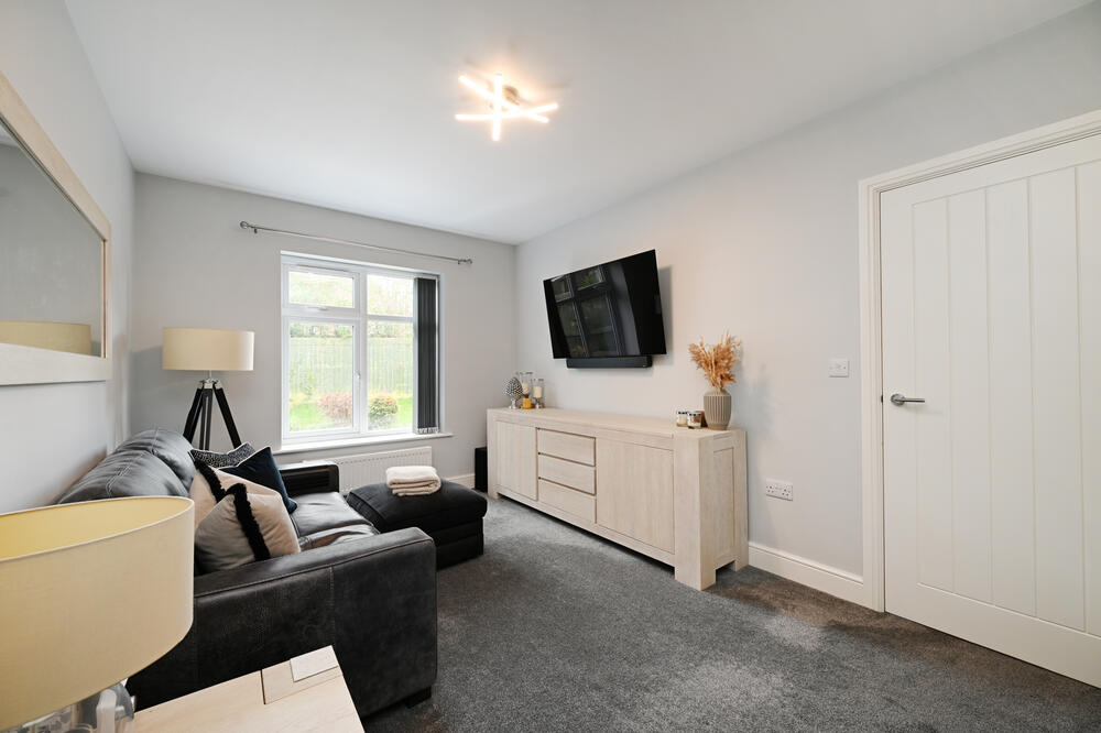 7 Poets Close, Holmewood, Chesterfield Property Image 5