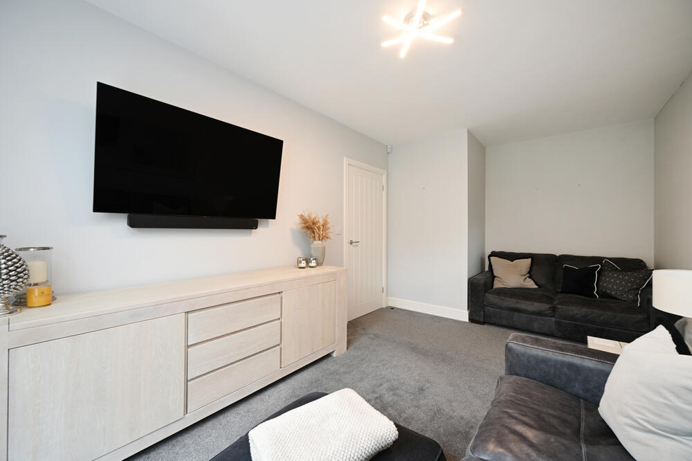 7 Poets Close, Holmewood, Chesterfield Property Image 4