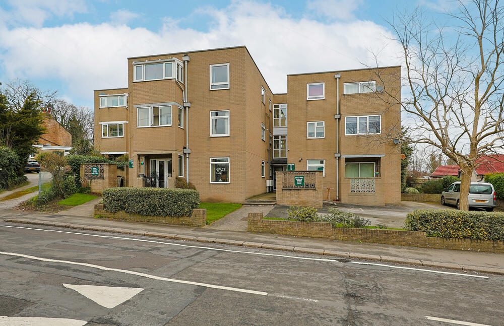 11 St. Lukes Court, Stand Road, Chesterfield Property Image 1