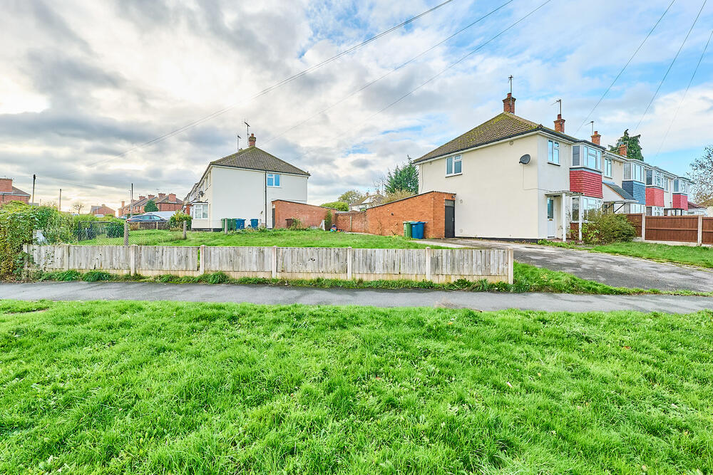 12 Douglas Road, Caton Fields, Stafford, Staffordshire ST16 3NR