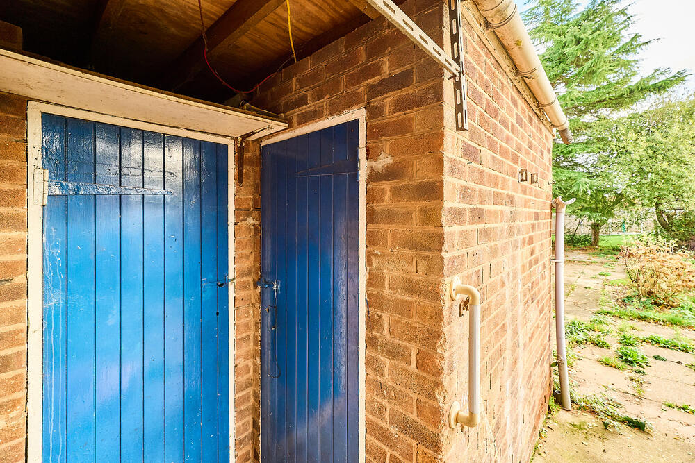 14 Bull Meadow Lane, Wombourne, Wolverhampton - Auction Hammer Midlands