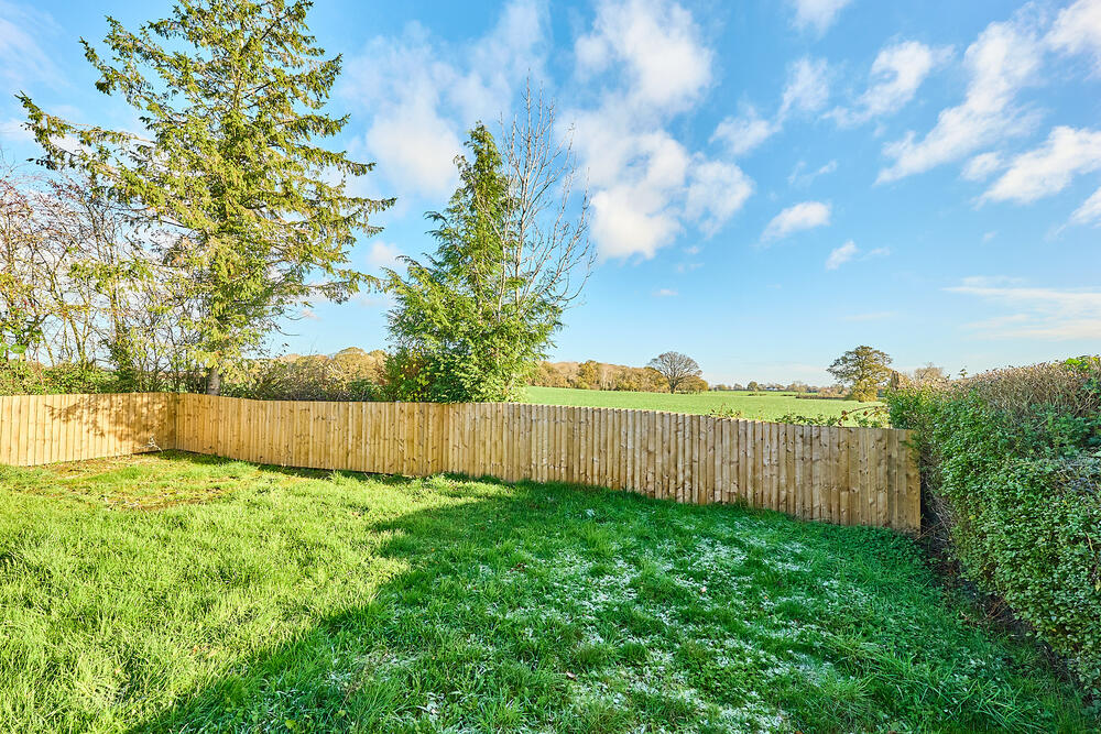 6 Heath Drive, Wattlesborough Heath, Halfway House, Shrewsbury, Shropshire SY5 9DX