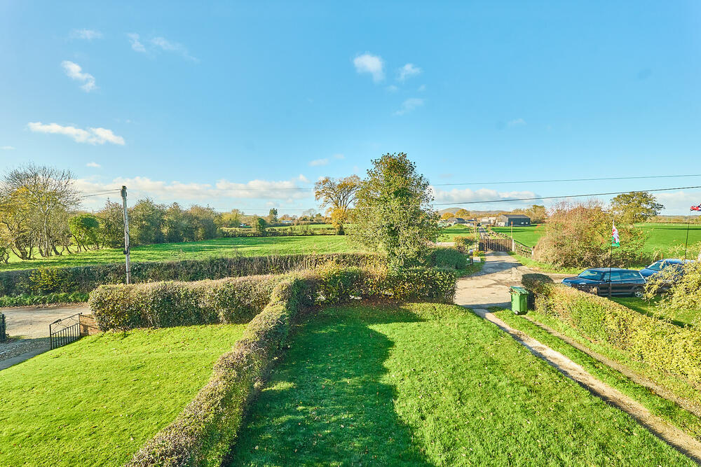 6 Heath Drive, Wattlesborough Heath, Halfway House, Shrewsbury, Shropshire SY5 9DX