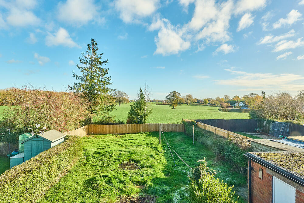 6 Heath Drive, Wattlesborough Heath, Halfway House, Shrewsbury, Shropshire SY5 9DX