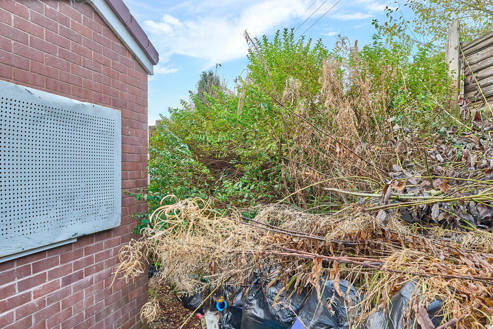 27 Hencroft Street, West End, Leek, Staffordshire ST13 8EZ