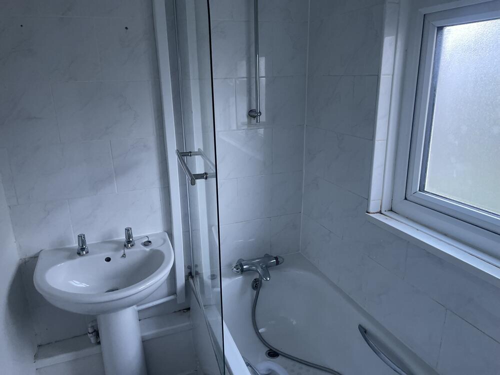 35 Gloucester Avenue, Dawley, Telford, Shropshire TF4 2HX