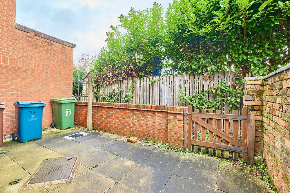 27 , Peel Terrace, Stafford, Staffordshire ST16 3HD