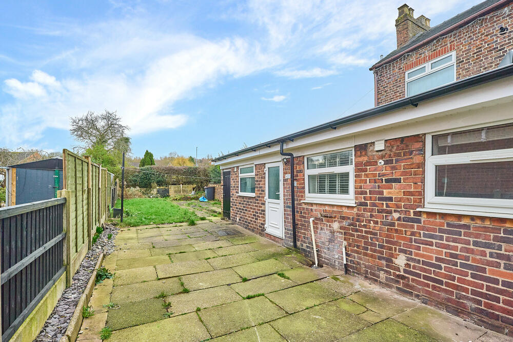 129 High Street, Silverdale, Newcastle under Lyme, Staffordshire ST5 6LR