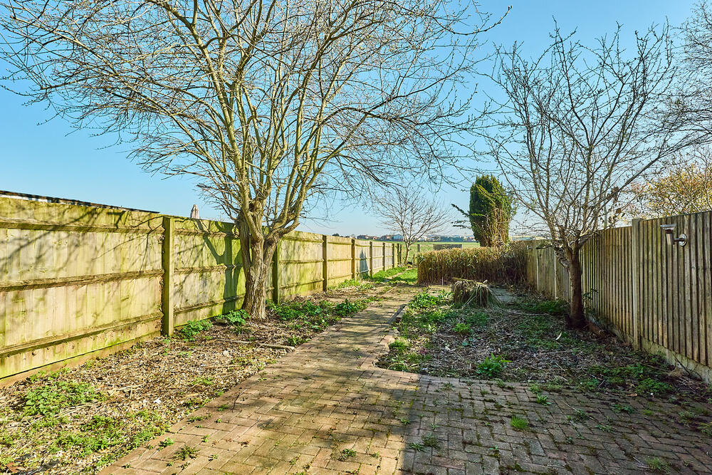 70 Moorfields, Holmcroft, Stafford, Staffordshire ST16 1NQ