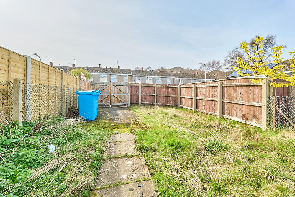 6 Common Walk, Huntington, Cannock, Staffordshire WS12 4NB