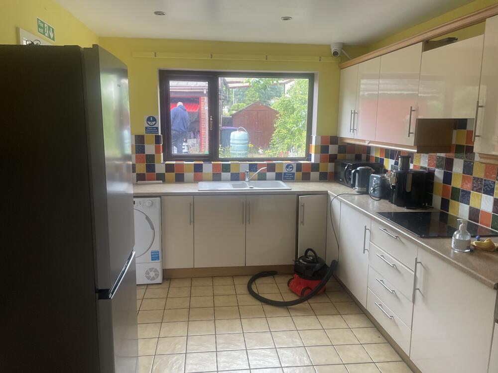 Photo of 1A Priorslee Rd, St George's, Telford TF2 9EA