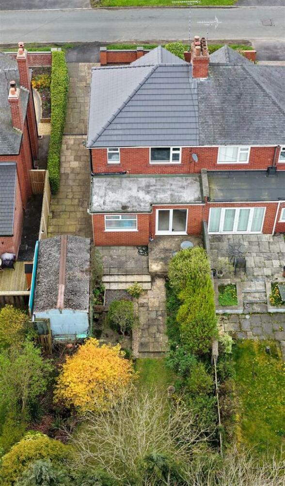 Photo of 15 Greenfield Cres, Cheadle, Stoke-on-Trent ST10 1JX